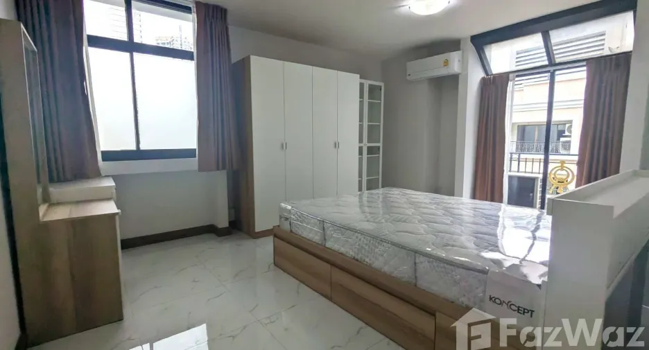 For rent 2 bedrooms condo in Sathon, Bangkok
