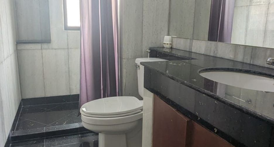 For rent 2 bedrooms condo in Sathon, Bangkok