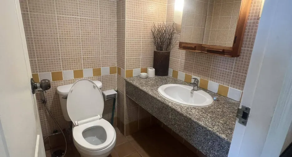 For rent 2 bedrooms condo in Sathon, Bangkok