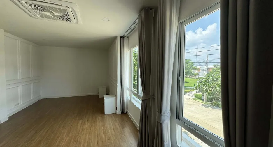 For rent 4 bedrooms house in Bang Bo, Samut Prakan