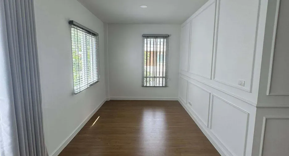 For rent 4 bedrooms house in Bang Bo, Samut Prakan