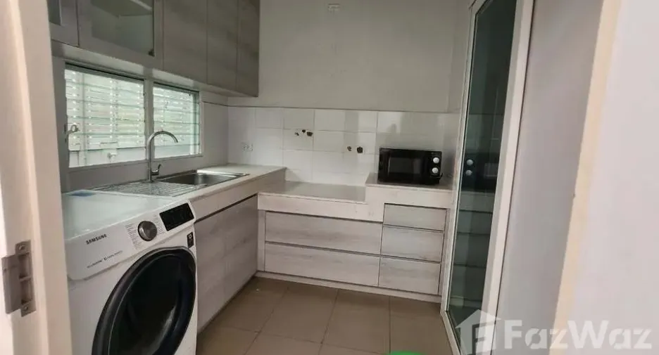 For rent 3 bedrooms condo in Bang Sao Thong, Samut Prakan