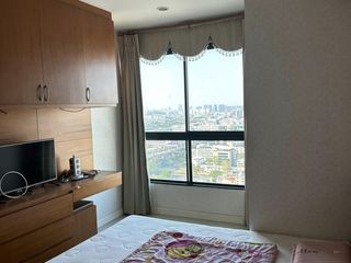 Аренда 2 спальни кондо в Ратчатхещи, Бангкок