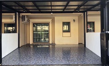 Reihenhaus zur Miete mit 3 Zimmer in Saphan Sung, Bangkok