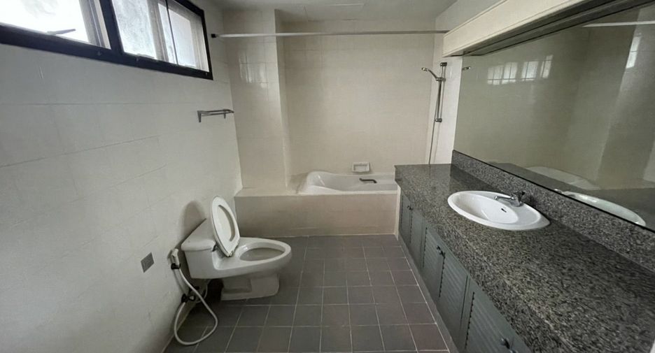 Apartamento en alquiler de 3 habitaciones en Watthana, Bangkok