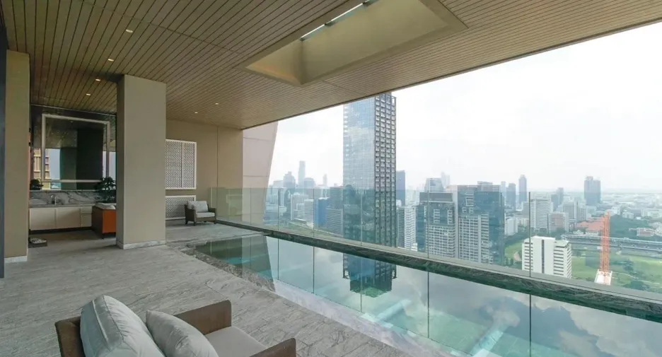 For rent 4 ベッドルーム condo in Pathum Wan, Bangkok
