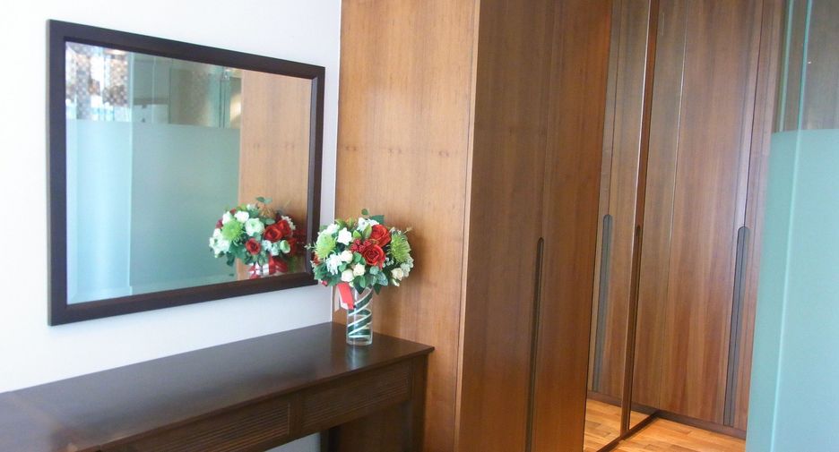 For rent 3 bedrooms condo in Sathon, Bangkok
