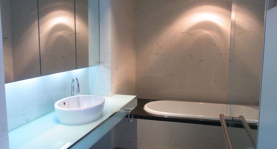 For rent 3 bedrooms condo in Sathon, Bangkok