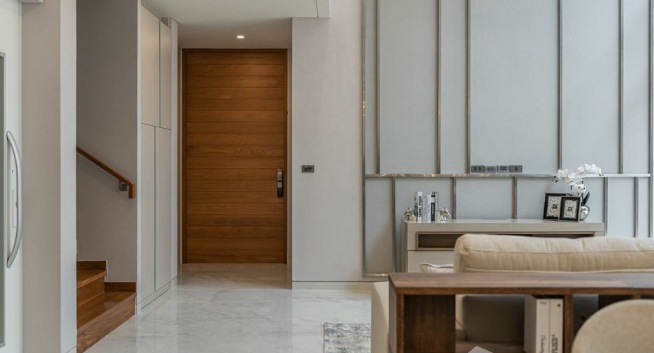 Haus zur Miete mit 4 Zimmer in Yan Nawa, Bangkok