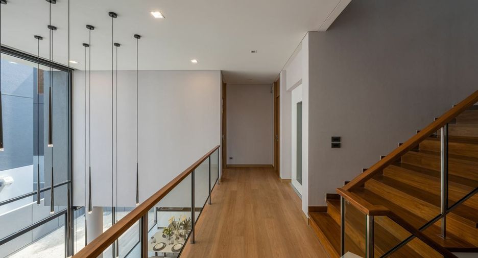 Haus zur Miete mit 4 Zimmer in Yan Nawa, Bangkok