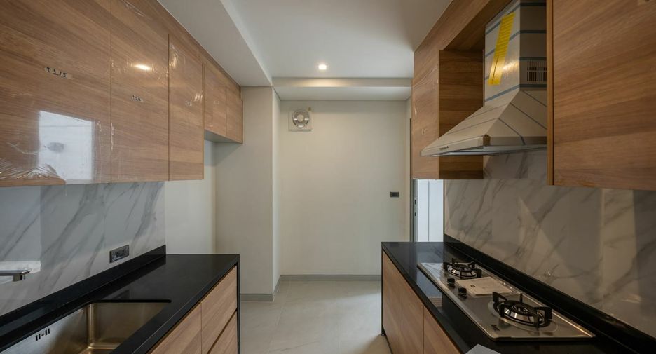 Haus zur Miete mit 4 Zimmer in Yan Nawa, Bangkok