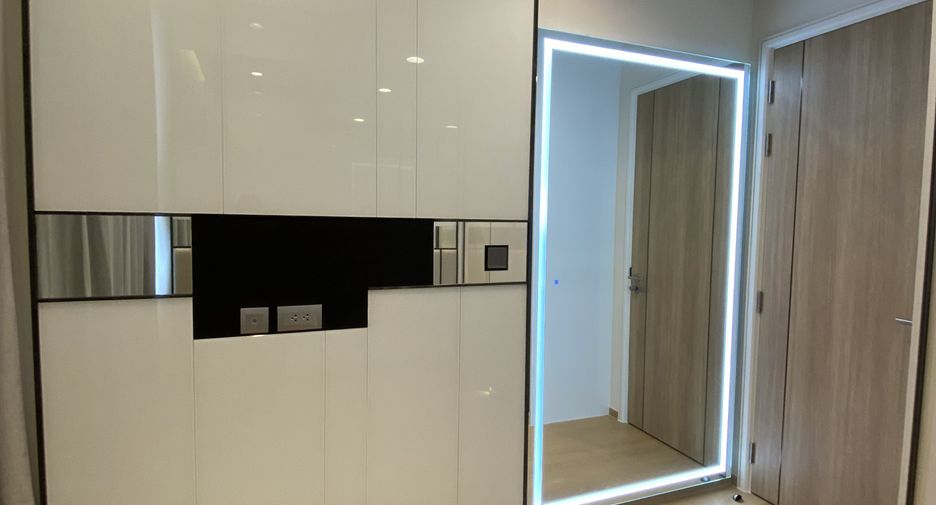 For rent 2 bedrooms condo in Sathon, Bangkok