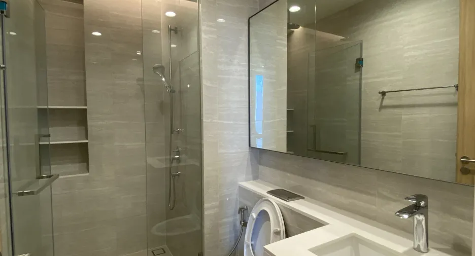For rent 2 bedrooms condo in Sathon, Bangkok