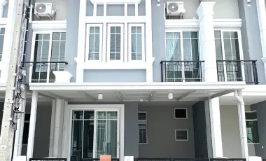 À louer 2 chambres maison de ville à Phra Pradaeng, Samut Prakan