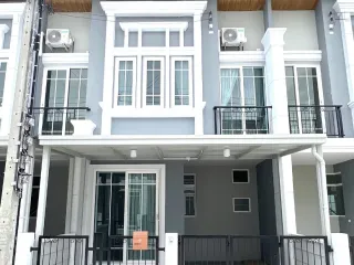 Reihenhaus zur Miete mit 2 Zimmer in Phra Pradaeng, Samut Prakan