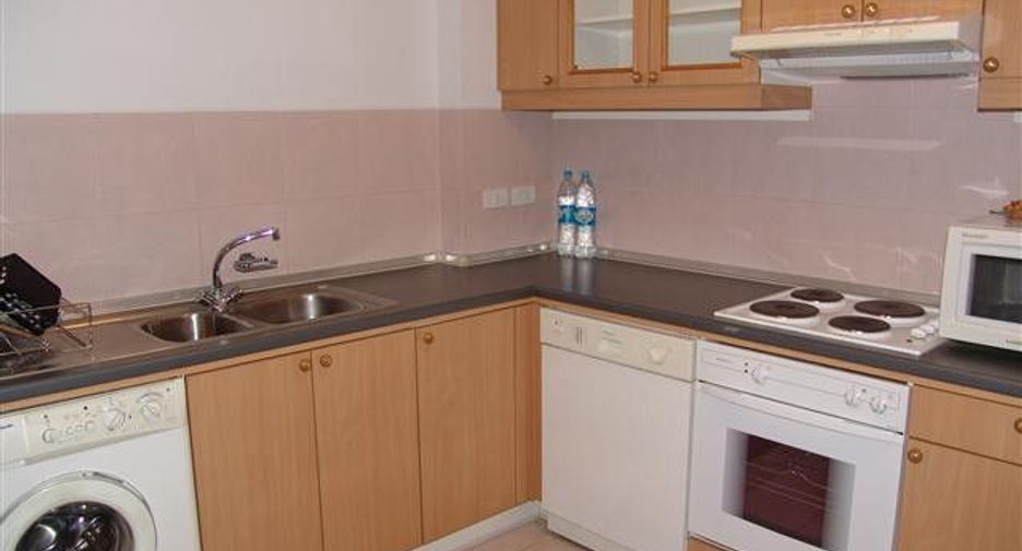 For rent 2 bedrooms condo in Pathum Wan, Bangkok