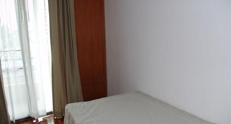 For rent 2 bedrooms condo in Pathum Wan, Bangkok