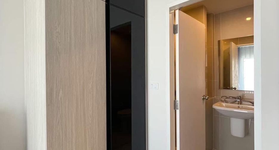 For rent 2 bedrooms condo in Bang Kapi, Bangkok