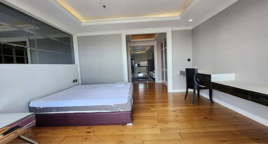 For rent 1 bed condo in Bang Rak, Bangkok