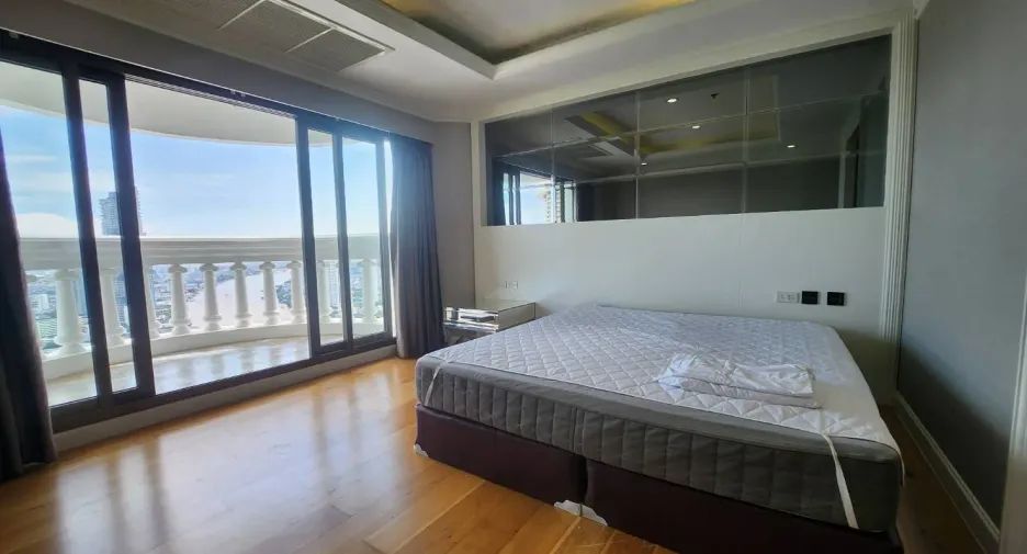 For rent 1 bed condo in Bang Rak, Bangkok