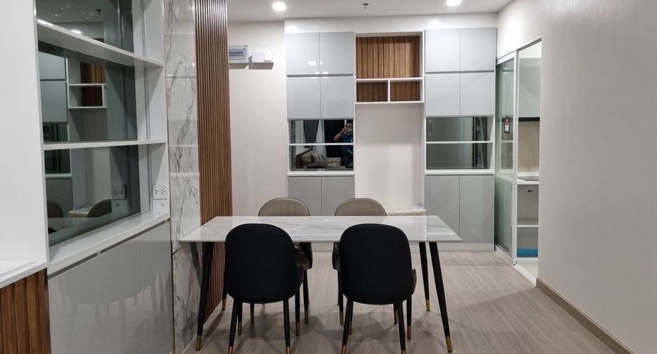 For rent 2 bedrooms condo in Khlong San, Bangkok