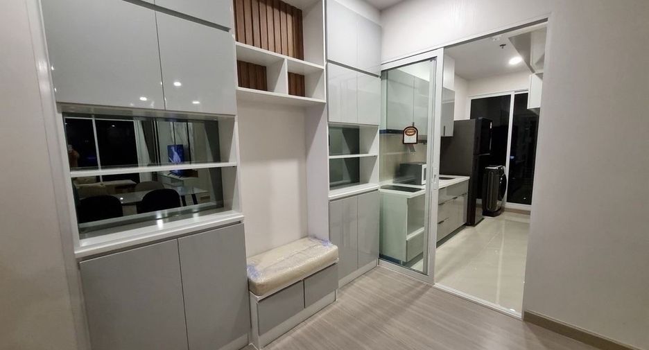For rent 2 bedrooms condo in Khlong San, Bangkok