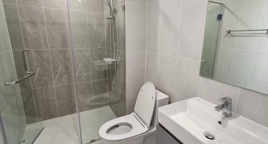 For rent 2 bedrooms condo in Khlong San, Bangkok