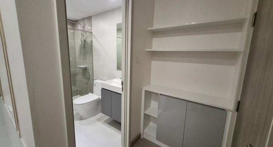 For rent 2 bedrooms condo in Khlong San, Bangkok