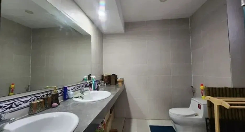For rent 7 ベッドルーム house in Phra Khanong, Bangkok