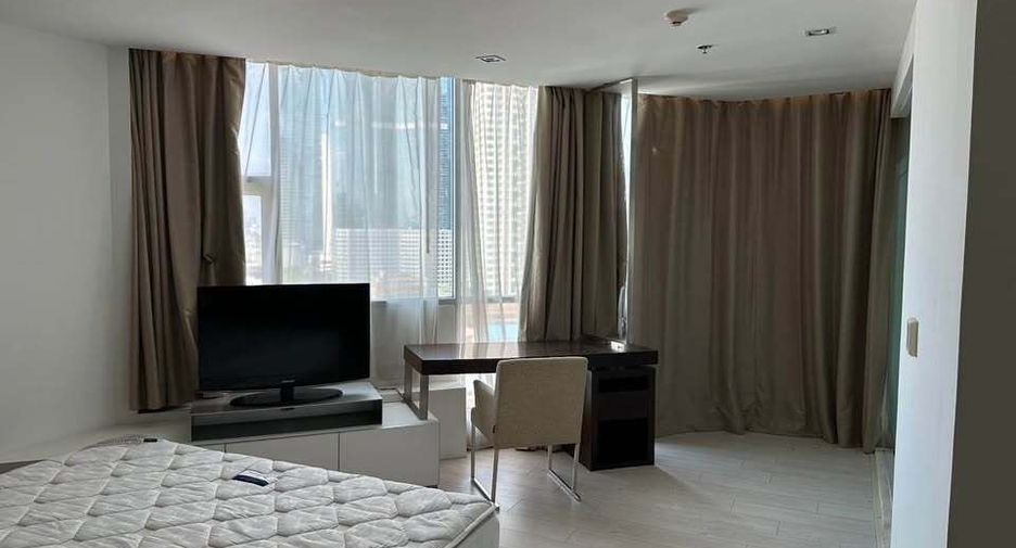 For rent 2 bedrooms condo in Sathon, Bangkok