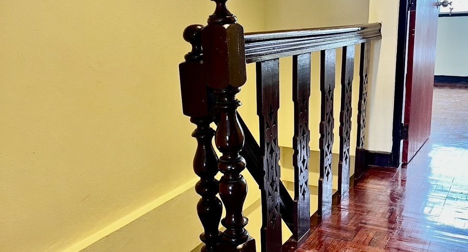 For rent 2 bedrooms townhouse in Bang Na, Bangkok