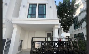 For rent 3 bedrooms house in Lat Phrao, Bangkok