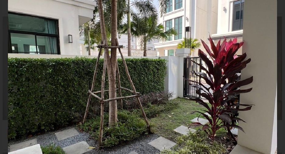 For rent 3 bedrooms house in Lat Phrao, Bangkok