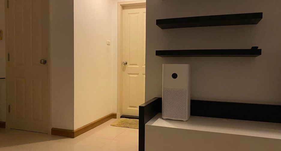 For rent studio condo in Yan Nawa, Bangkok