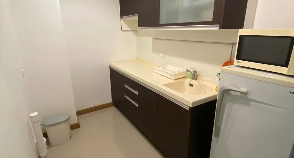 For rent studio condo in Yan Nawa, Bangkok