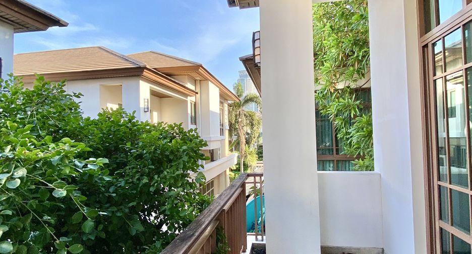 Haus zur Miete mit 4 Zimmer in Watthana, Bangkok