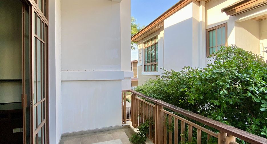 Haus zur Miete mit 4 Zimmer in Watthana, Bangkok