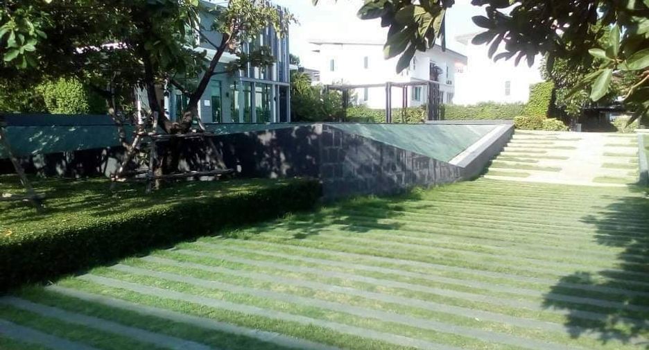 For rent 3 bedrooms townhouse in Bang Kapi, Bangkok