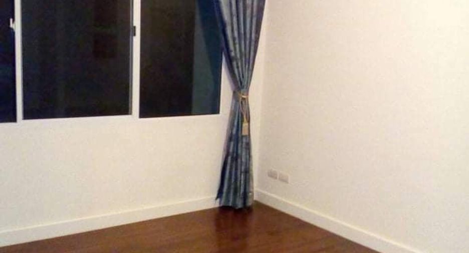 For rent 3 bedrooms townhouse in Bang Kapi, Bangkok