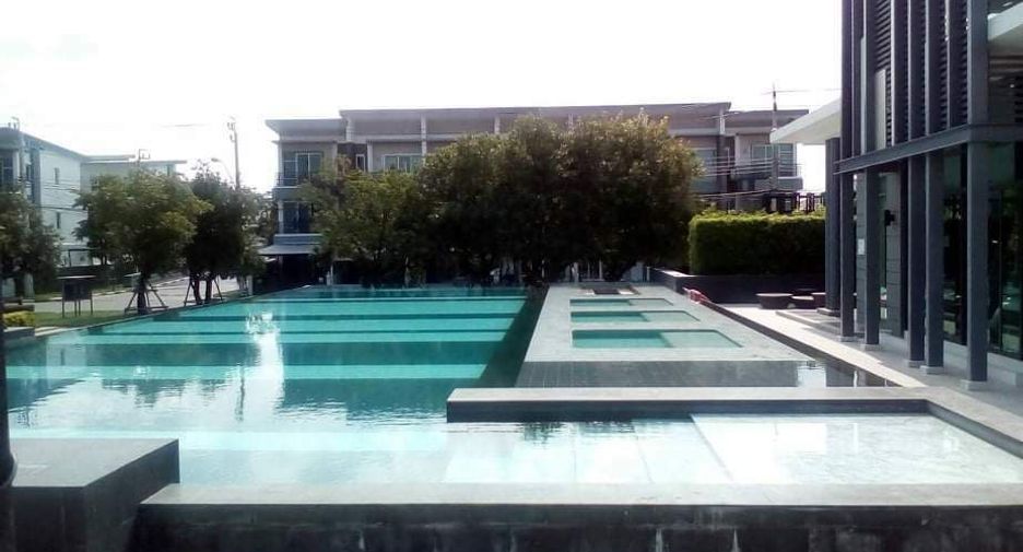 For rent 3 bedrooms townhouse in Bang Kapi, Bangkok