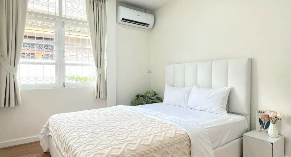 Haus zur Miete mit 4 Zimmer in Huai Khwang, Bangkok