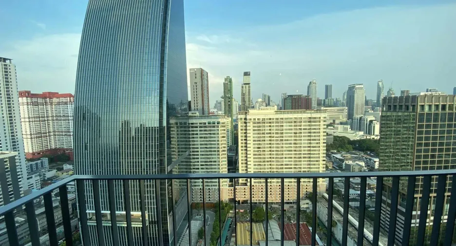 For rent 1 bed condo in Pathum Wan, Bangkok