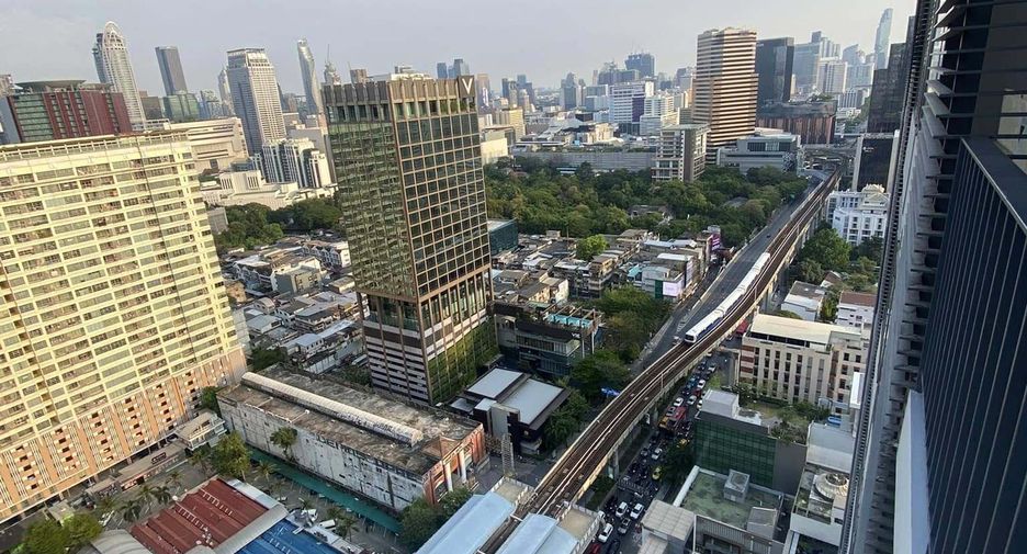 For rent 1 bed condo in Pathum Wan, Bangkok