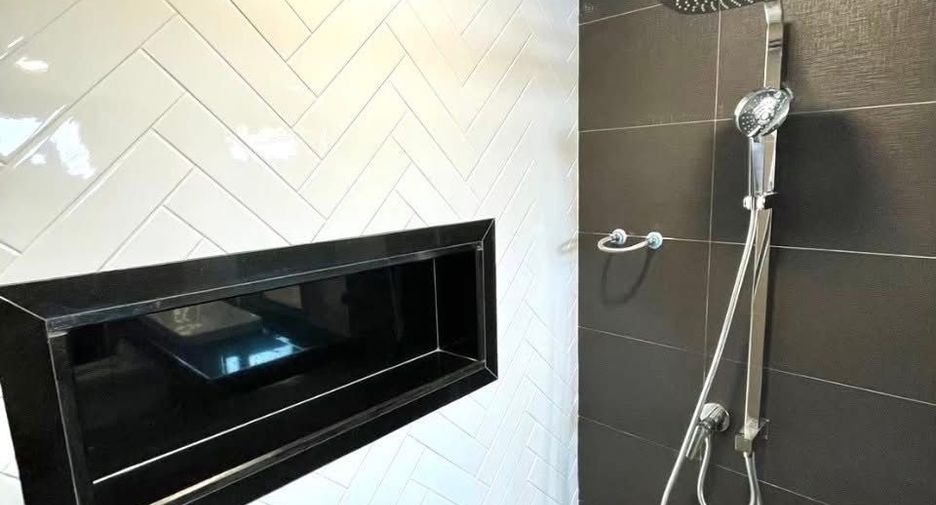 For rent 3 ベッドルーム townhouse in Khan Na Yao, Bangkok