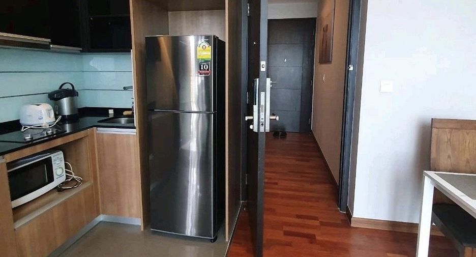 For rent 1 bed condo in Pathum Wan, Bangkok
