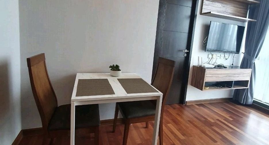 For rent 1 bed condo in Pathum Wan, Bangkok