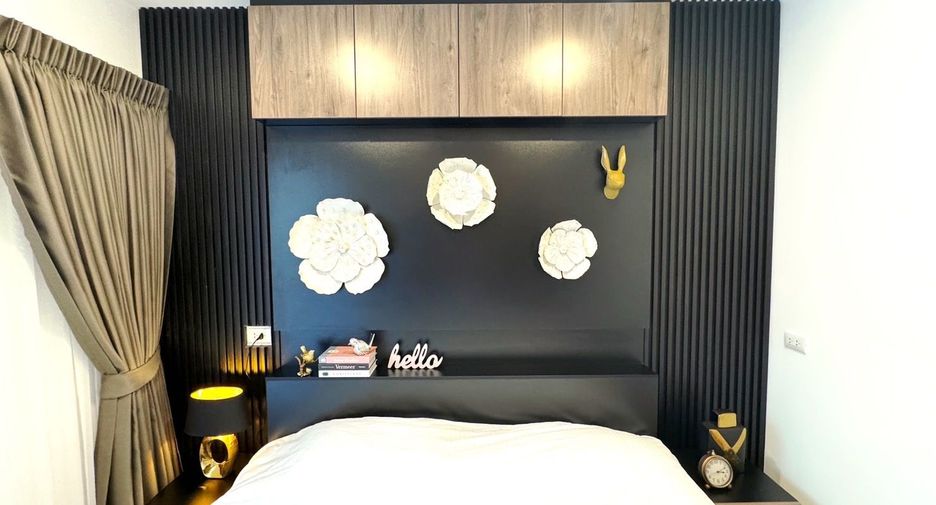 For rent 3 bedrooms townhouse in Saphan Sung, Bangkok