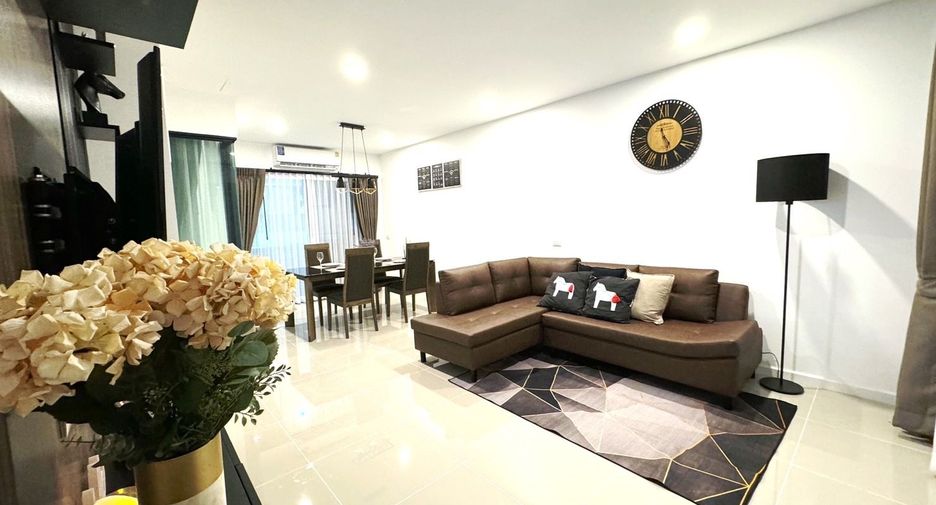 For rent 3 bedrooms townhouse in Saphan Sung, Bangkok