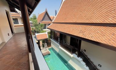 For rent 3 bedrooms house in Khlong Toei, Bangkok