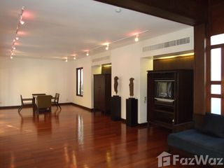 出租 3 卧室 独立屋 在 Khlong Toei, 曼谷